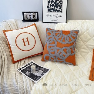 适用于香奈轻奢车载爱马橙色抱枕被D毯子二合一两用午休午睡客厅