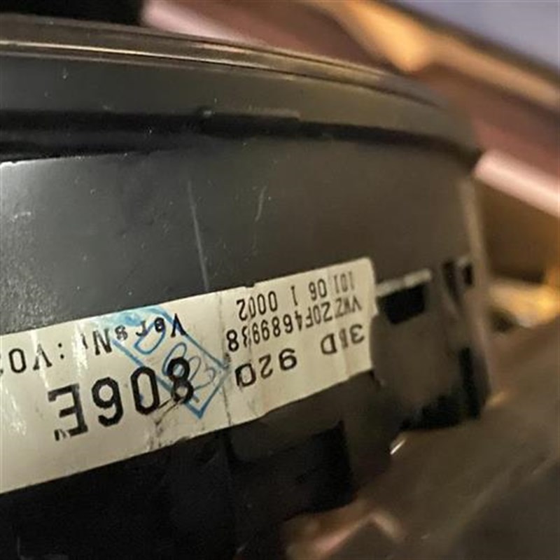 新款新品帕萨特领驭20自动挡仪表盘总成组合仪表里程表车速表3BD9