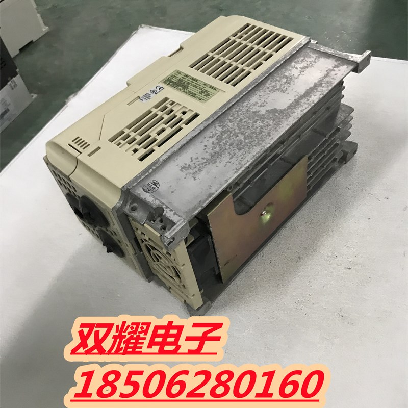 CIMR-G7B42P2安川变频器 2.2KW 380V实物拍摄 已测试