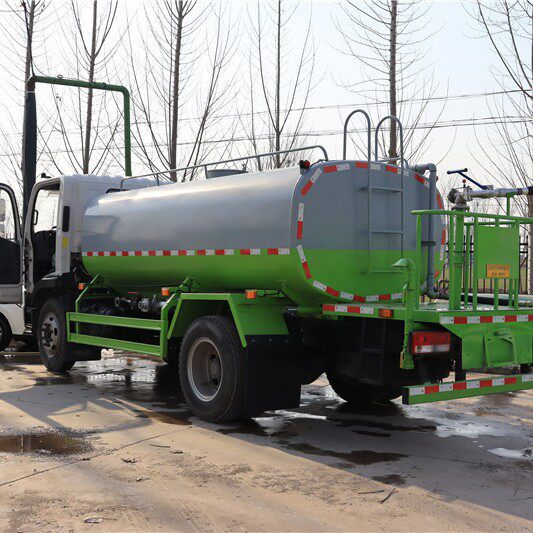 大型抑尘降温洒水车道路冲洗运水罐车厂区喷洒车