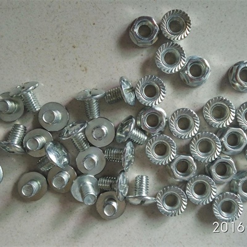 极速角钢货架螺丝三角p片地脚角铁螺丝 M6M8货架螺丝配件塑料护脚