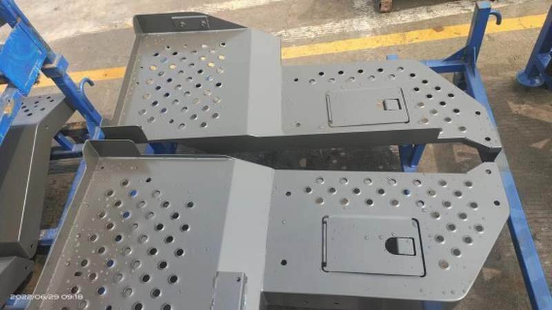 极速临工装e载机L955F台架面板驾驶室爬梯面板副厂发物流运费到付