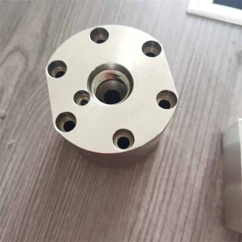 专业不锈钢加工阀体加工小孔深孔机加工CNCN加工数控车床加工