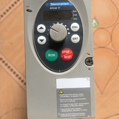 议价变频器 ATV31H075M2A  0.75KW