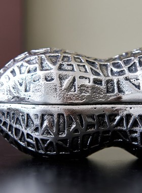 复古轻奢金属铝制抽象花生瓜子形装饰盒摆件样板间U客厅卧室收纳