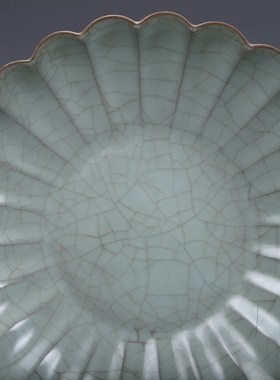 宋瓷收藏官窑粉青釉菊瓣盘古董古玩五大名窑旧货Y老货收藏摆件