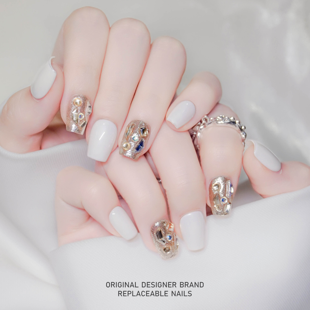 再变倾城之恋美甲女白色穿戴甲