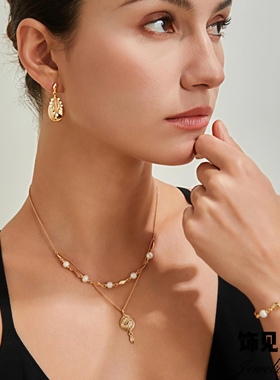 优雅高级感宫廷复古双层图腾项链天然珍珠叠戴锁骨链小众设计手链