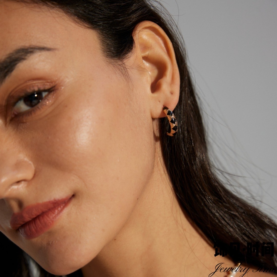 复古黑滴釉菱格耳环女小众高级感耳钉轻奢小香风气质18K金耳饰品,饰品/流行首饰/时尚饰品新,耳环,淘宝优惠券,粉丝福利购,淘宝优惠卷