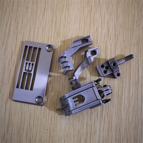 银箭F007三针五线绷缝机平坎门板针位 E1826针S板牙齿压脚针头组