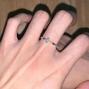 「守护」十字架戒指小众设计轻奢高级高颜值学生时尚百搭指环配饰