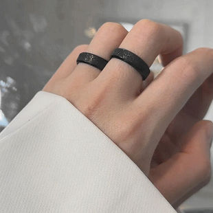 磨砂素圈黑色男士钛钢戒指男生高级感男潮牌不掉色男款潮男个性女