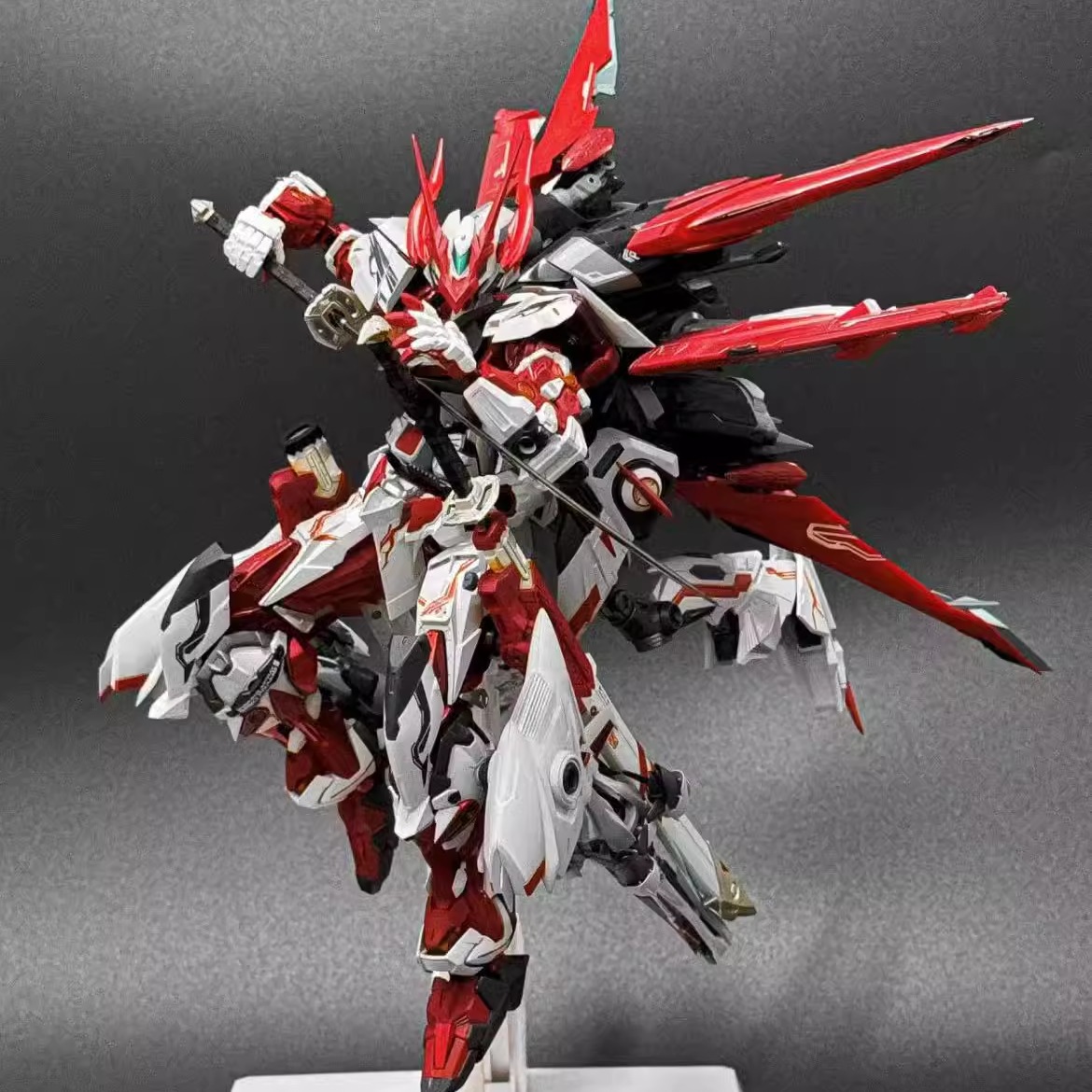 万代适用高达模型拼装HG新生强袭自由战士红异端手办摆件玩具独角