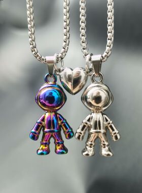 炫彩太空人宇航员项链磁吸嘻哈复古情侣韩版潮酷蹦迪太空人吊坠