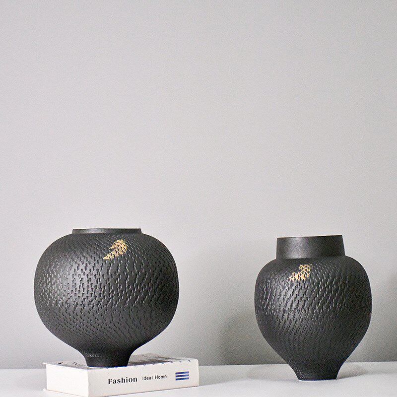 黑色陶瓷花瓶摆件设计师跳刀描金B花器民宿茶室博古架高级感摆件