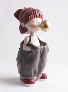 北欧简约卡通风穿牛仔裤男孩女孩吹气球雕塑抬头T少女家居装饰摆