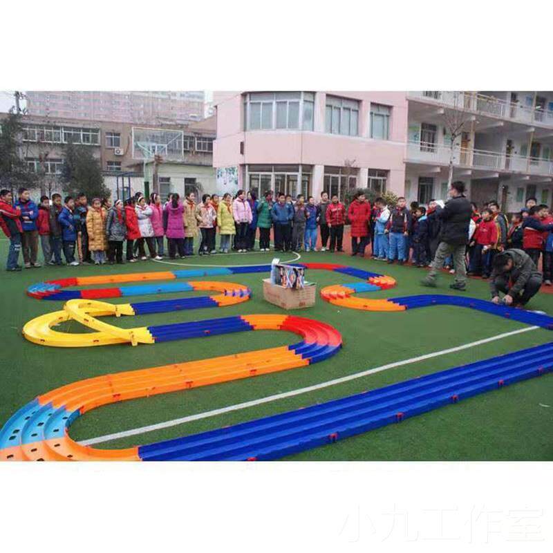 四驱车轨道车比赛专用赛道高速跑道三双轨拼装零速争配件家用大型