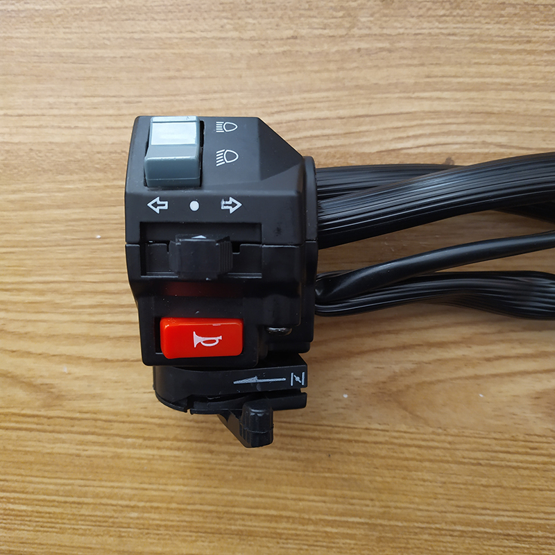 150 200地平线 跑车摩托车配件 带风门手柄喇叭转向左开关 按钮