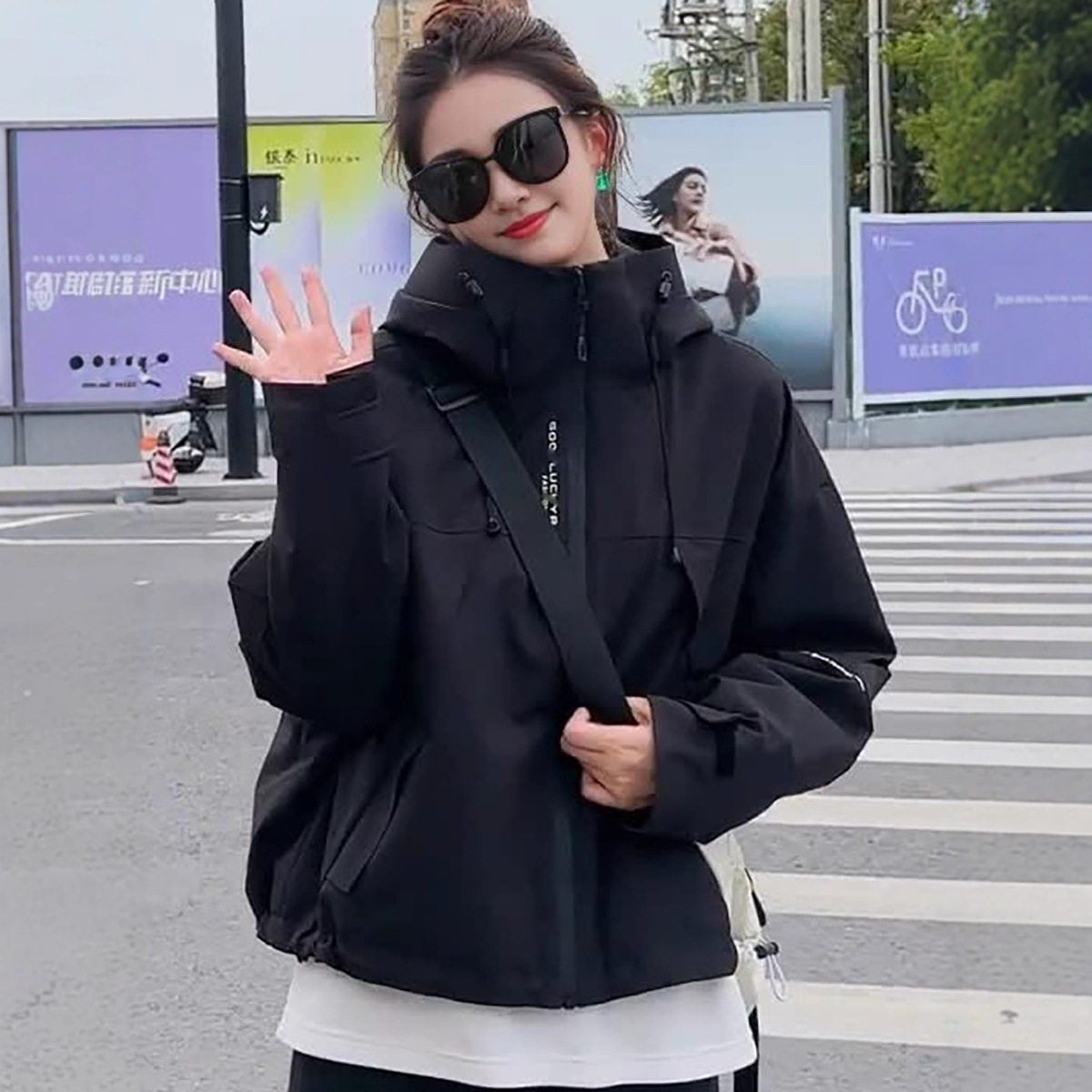 休闲秋冬新款连帽冲锋衣外套女宽松加棉棒球服运动小个子夹克上衣