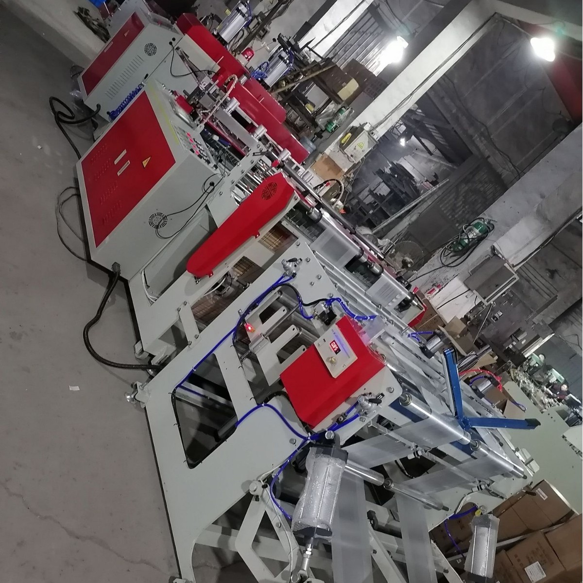 供应背心袋制袋机，冷切制袋机，垃圾袋塑料制袋机多用途环保