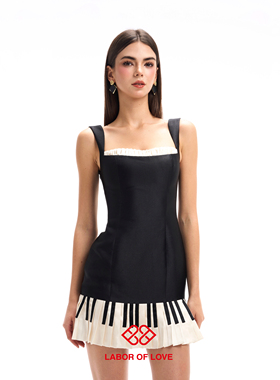 Labor of Love钢琴家 原创设计重工立裁黑白琴键吊带百褶连衣裙