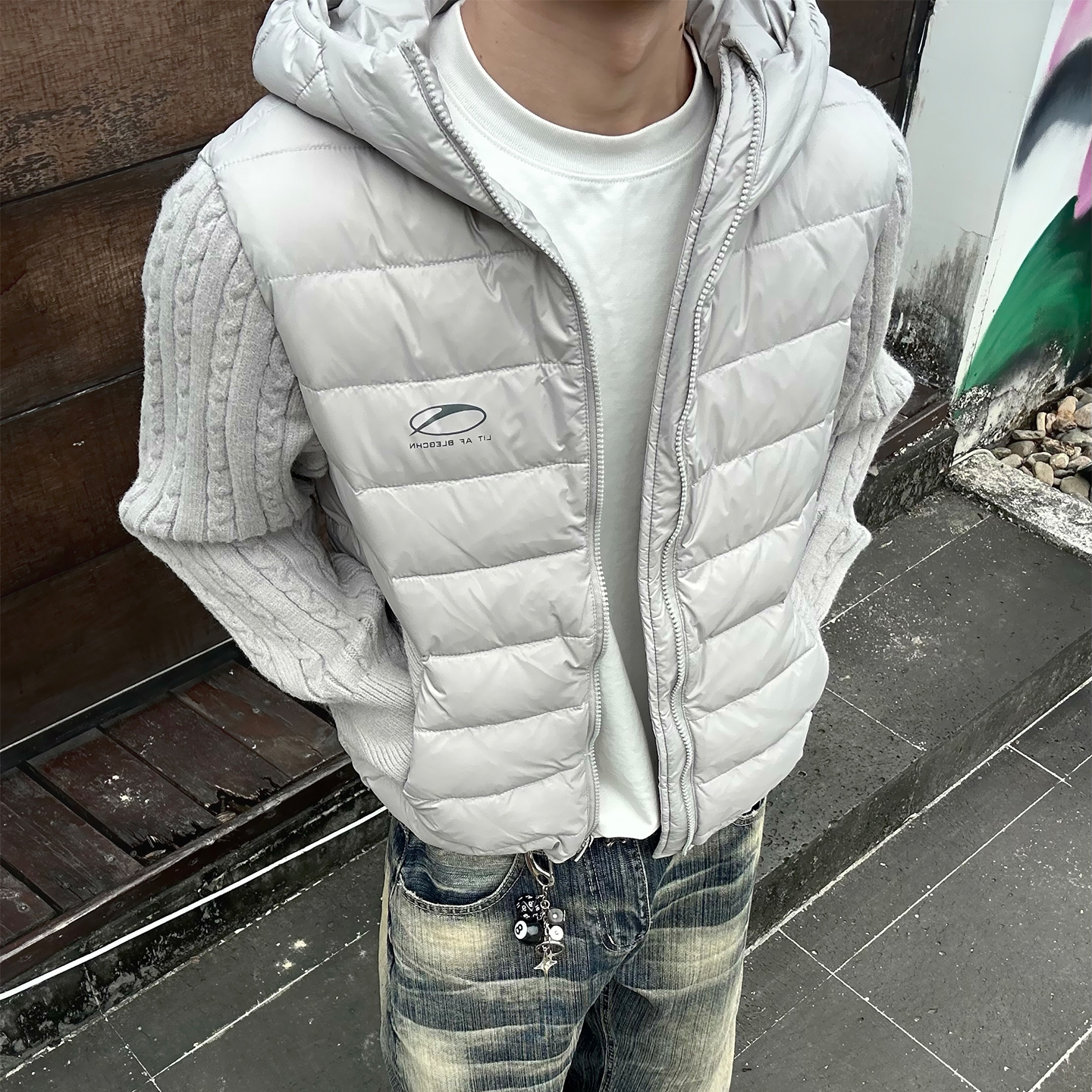 70白鸭绒连帽拼接针织排骨羽绒服