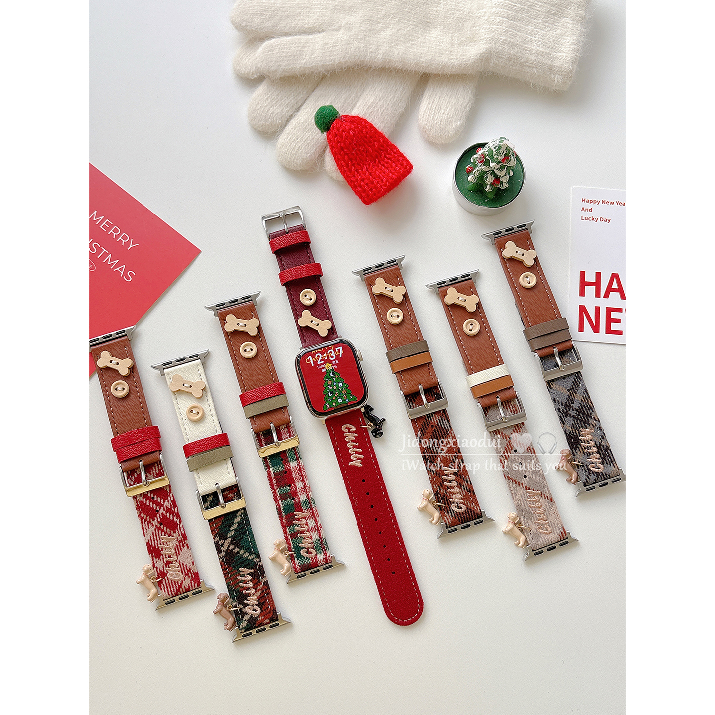 适用applewatchS11/10圣诞新年小狗挂饰皮质表带苹果手表ultra3/2女款闺蜜iwatch9/8/7/6新款休闲百搭SE腕带
