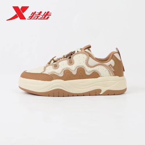 特步华夫鞋板鞋2025冬季女款保暖耐磨厚底增高休闲鞋975418310055