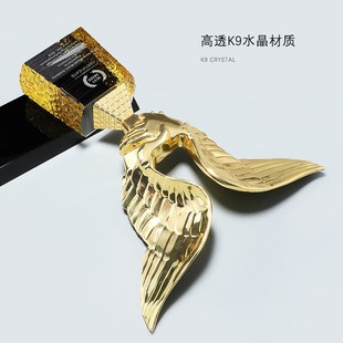 翅膀握手金属奖杯水晶定制精y诚合作纪念品制作腾飞刻字众志成城