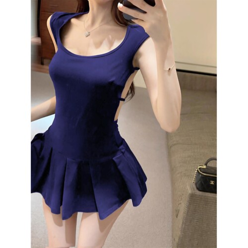 纯色露背系带收腰连衣裙