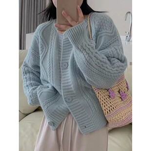 Round neck loose casual sweater jacket圆领宽松休闲毛衣外套女
