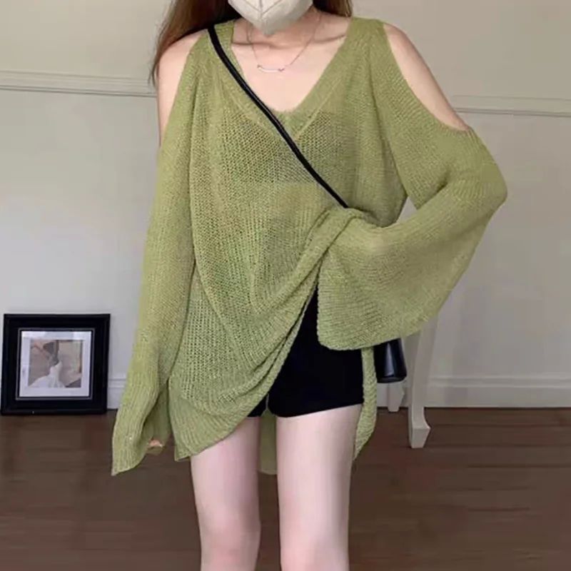 Lazy style V-neck off shoulder cover shirt 慵懒风v领露肩罩衫