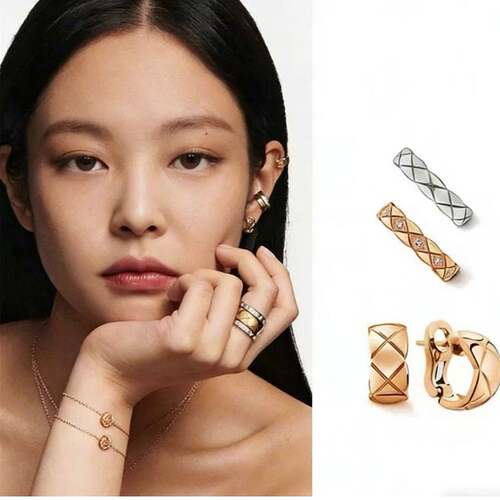 Jennie同款菱格纹耳环