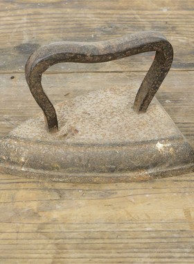 老熨斗铁质铁f器服装店展示展览连锁店橱窗复古道具装饰怀旧艺术