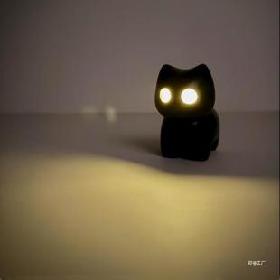 卧室睡眠氛围小猫夜灯床头墙角安置眼睛发光护眼