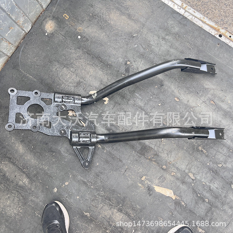 解放原装配件J6L保险杠右侧支撑总成前杠支架2803650-18T/C全车件