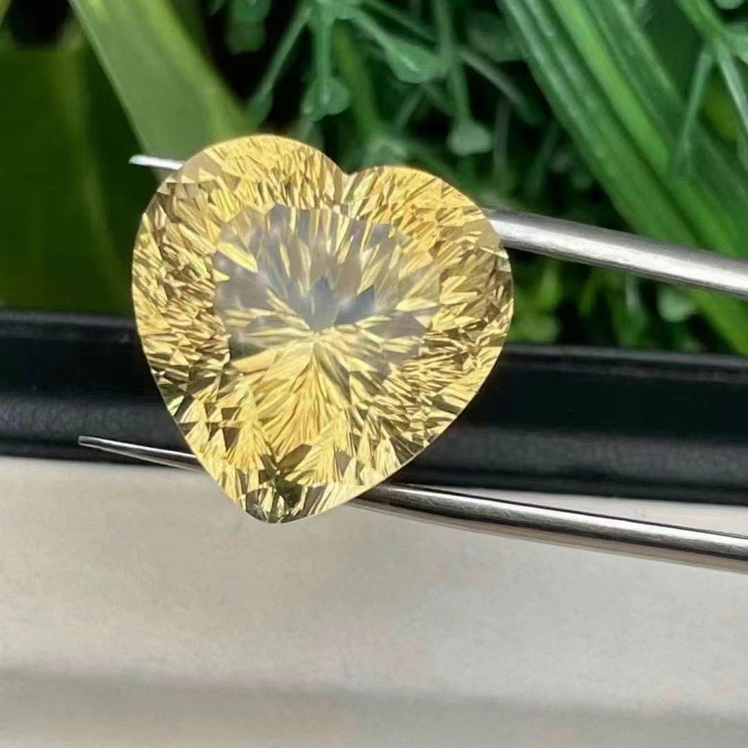批发天然黄水晶戒面净体爱心形千禧切割面裸石刻面尖底镶嵌饰品