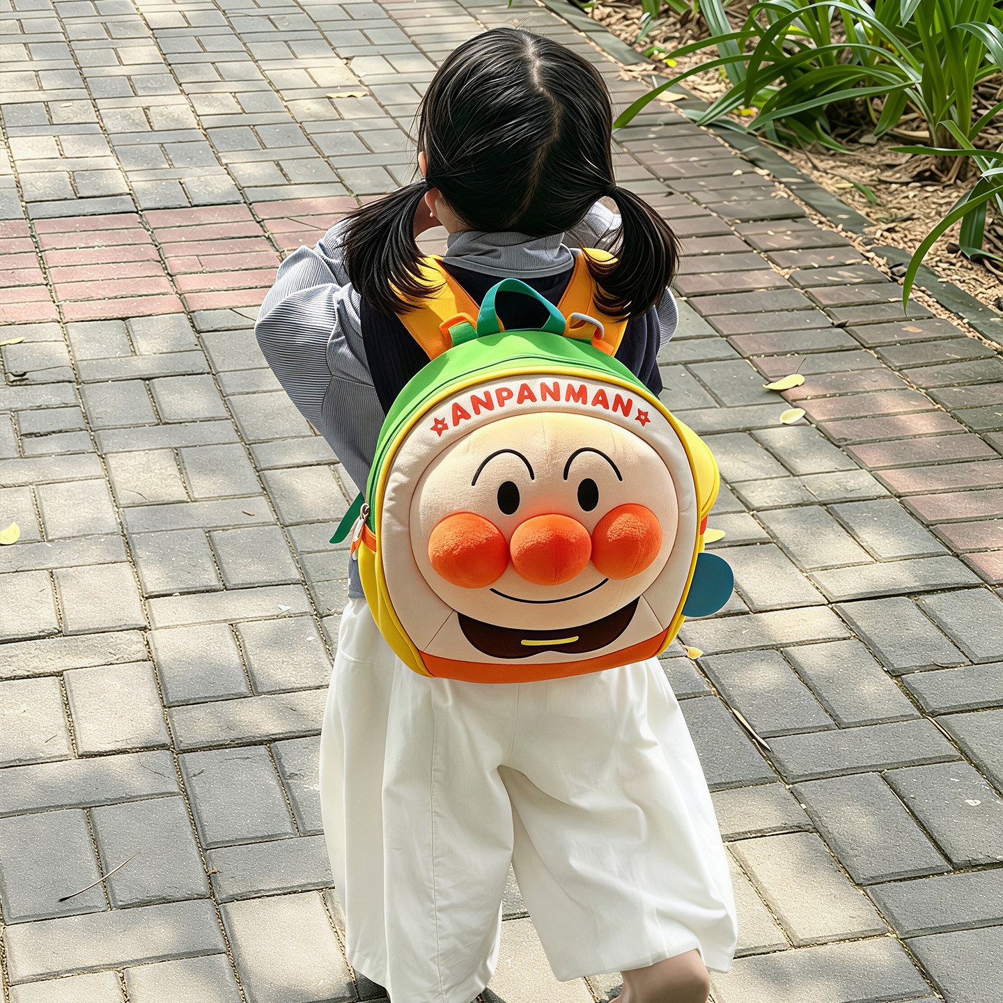 卡通双肩背包幼儿园儿童书包可爱大容量不勒肩上学书包高颜值新款