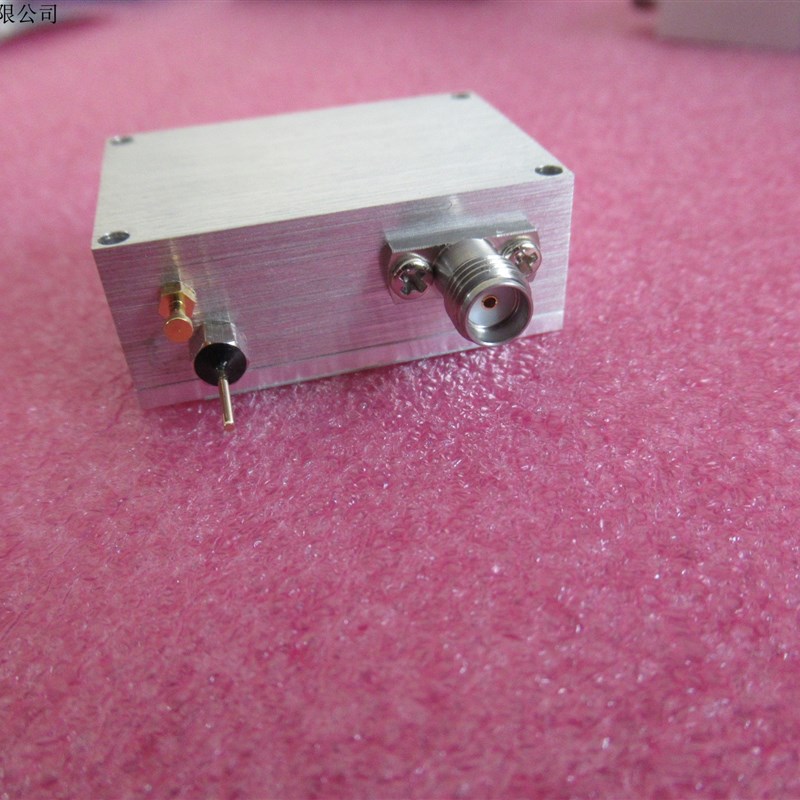 6-12.4GHz 24dB增益 17dBm功率 噪声系数4.5dB 射频Z通用放大器
