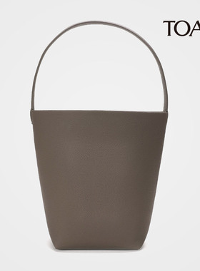 【朱朱甄选】2025新款头层牛皮休闲通勤大容量水桶包单肩包