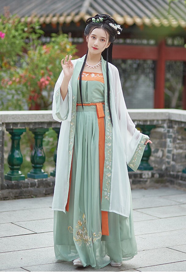 宋制古装出租女生褙子绣花齐腰襦裙超仙诃子裙汉服节走秀旅拍写真