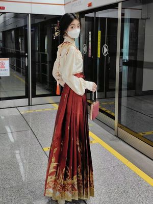 汉服出租新款罗袖动香原创马面裙云肩敬酒订婚服新中式伴娘服租赁