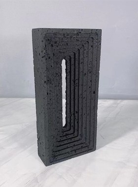 现代简约黑白色洞石创意几何条C纹摆件样板房客厅艺术装饰品