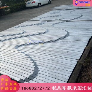 异形围栏隔断装饰景观墙山峰状z凹凸阶梯造型吕格栅咖色弧形铝方