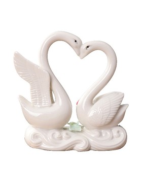 陶瓷摆件创意欧式居家客厅酒柜摆D设德化白瓷天鹅一对实用装饰品