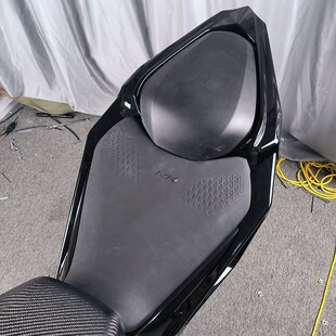 适用春风800NK改装件后驼峰侧板 F800NK配件后座垫护板外壳