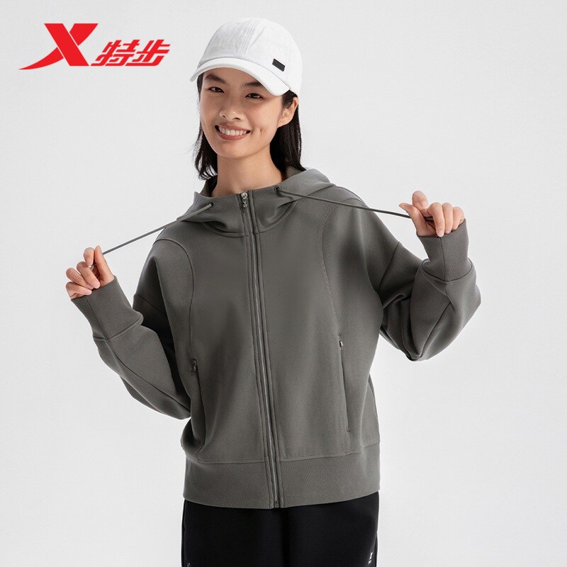特步运动外套女款2025秋冬新款图片