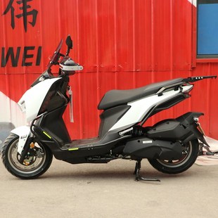 适用摩托车三阳曼巴150前挡风玻璃风挡板FXS150T-15A导流罩改装件