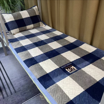 牛奶绒床盖单人学生宿舍上下铺绒毯冬季防滑毛绒单人床单双面夹棉