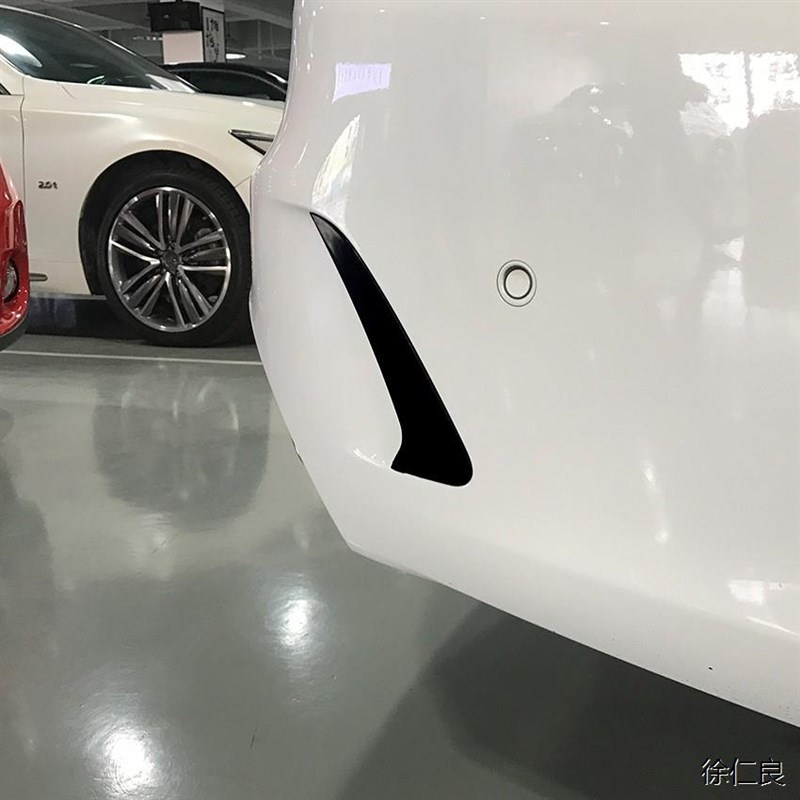 适用宾士C级旅行版S20m5 Estate C180 C200 AMG后杠后风刀车贴改